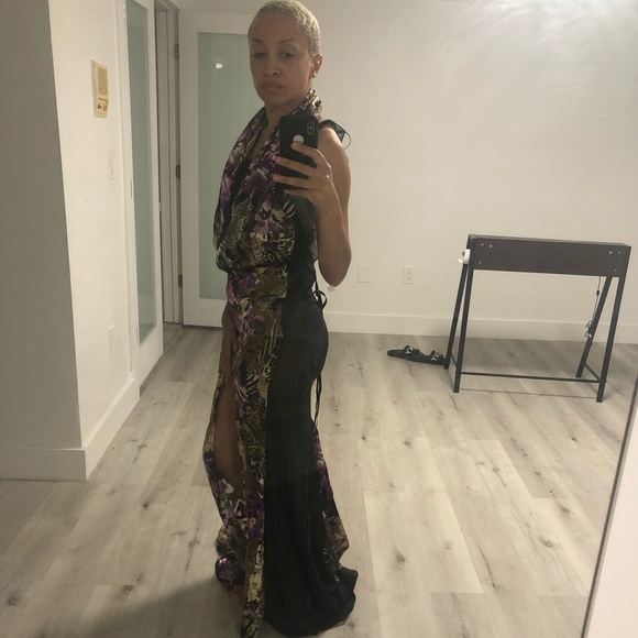 Black Dress /Gown with sheer back and train. PROM - Picture 8 of 8